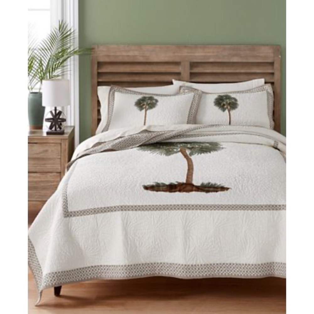 New Lone Palm Cotton Embroidered Full/Queen Quilt